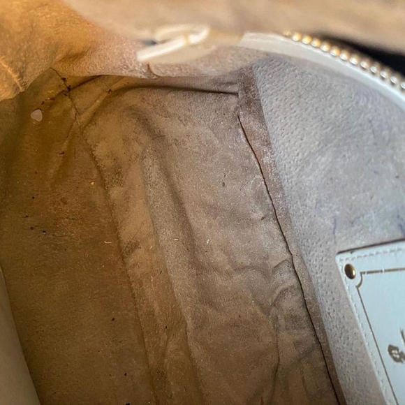 Authentic cream/white Prada shoulder bag used - Picture 15 of 16